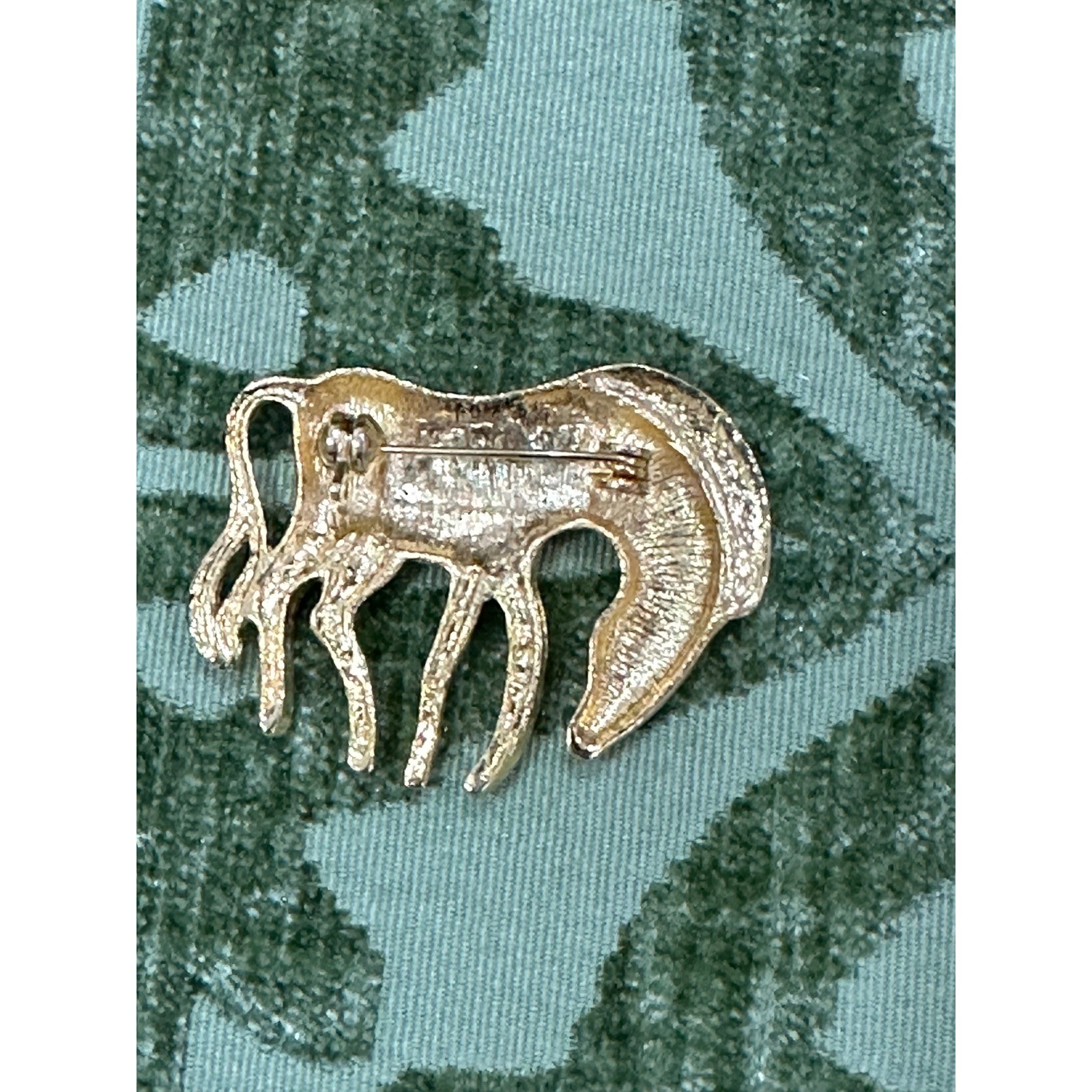 Unbranded Zebra Brooch Pin OS Gold Excellent Safari Animal Figural Jewelry