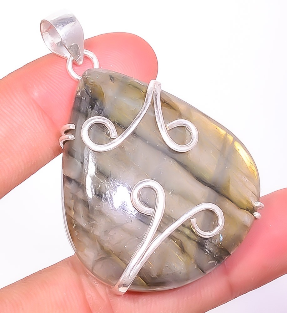 Natural Labradorite Gemstone 925 Silver Plated Pendant 2.22″ P3093-610