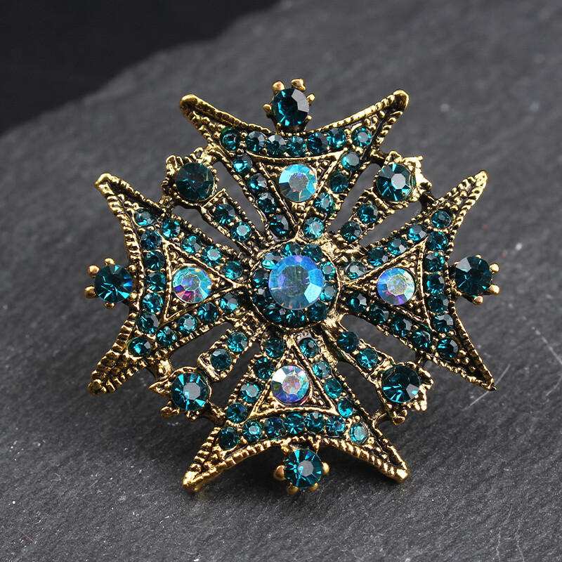 Retro Sense of Luxury Elegant Temperament Personality Openwork Baroque Brooch