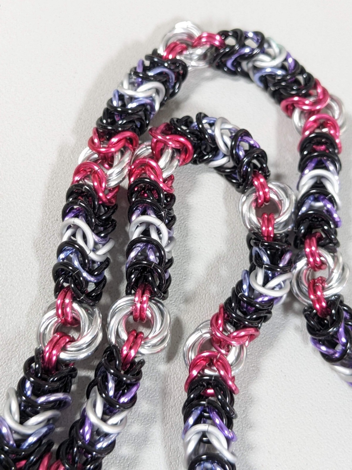 Black Pink Silver Tone Metallic Chain Glass Crystal Pendant Necklace 24 inches