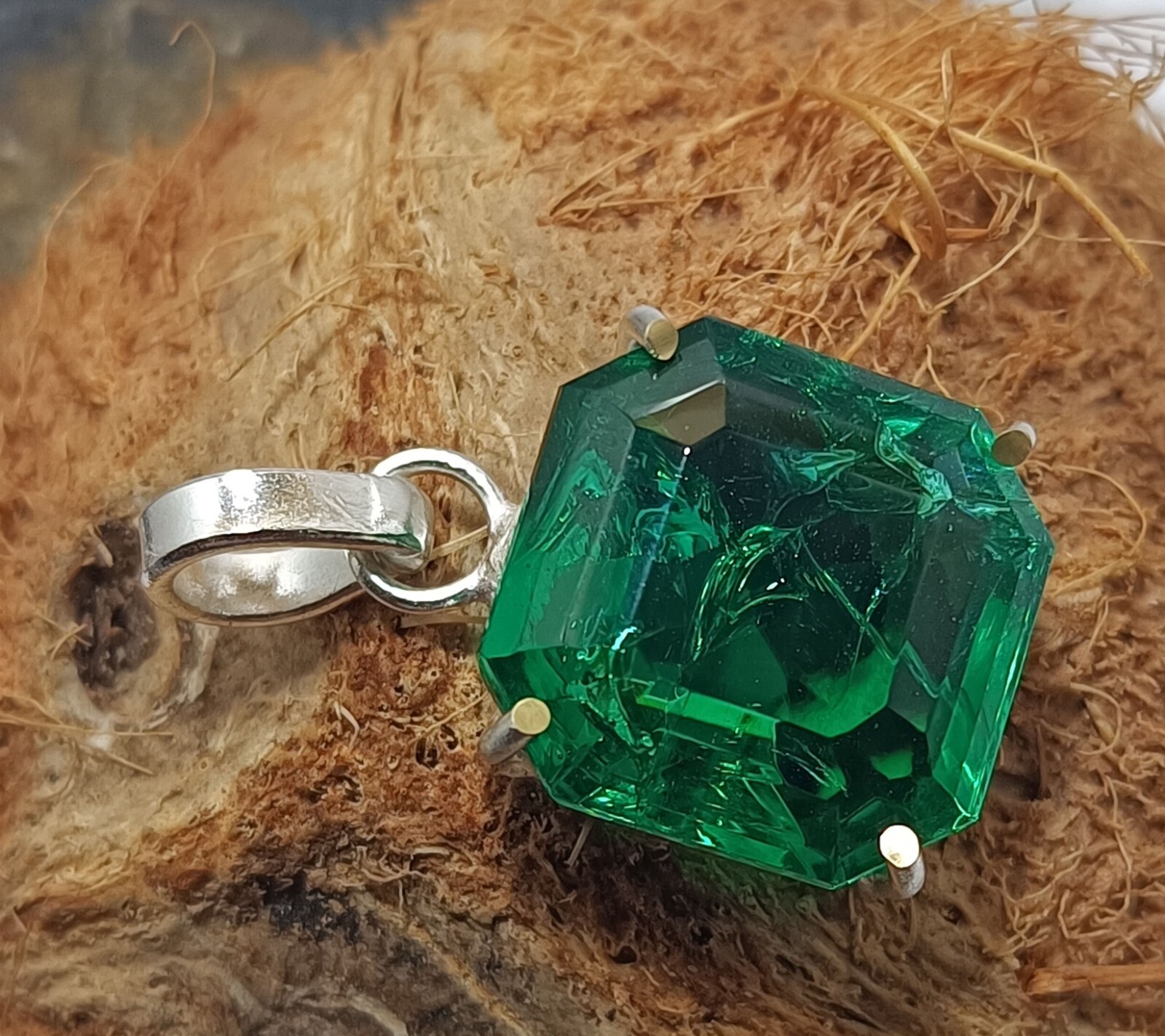 40.35 Ct Stunning Emerald 925 Solid Silver Square Cut Pendant Gemstone