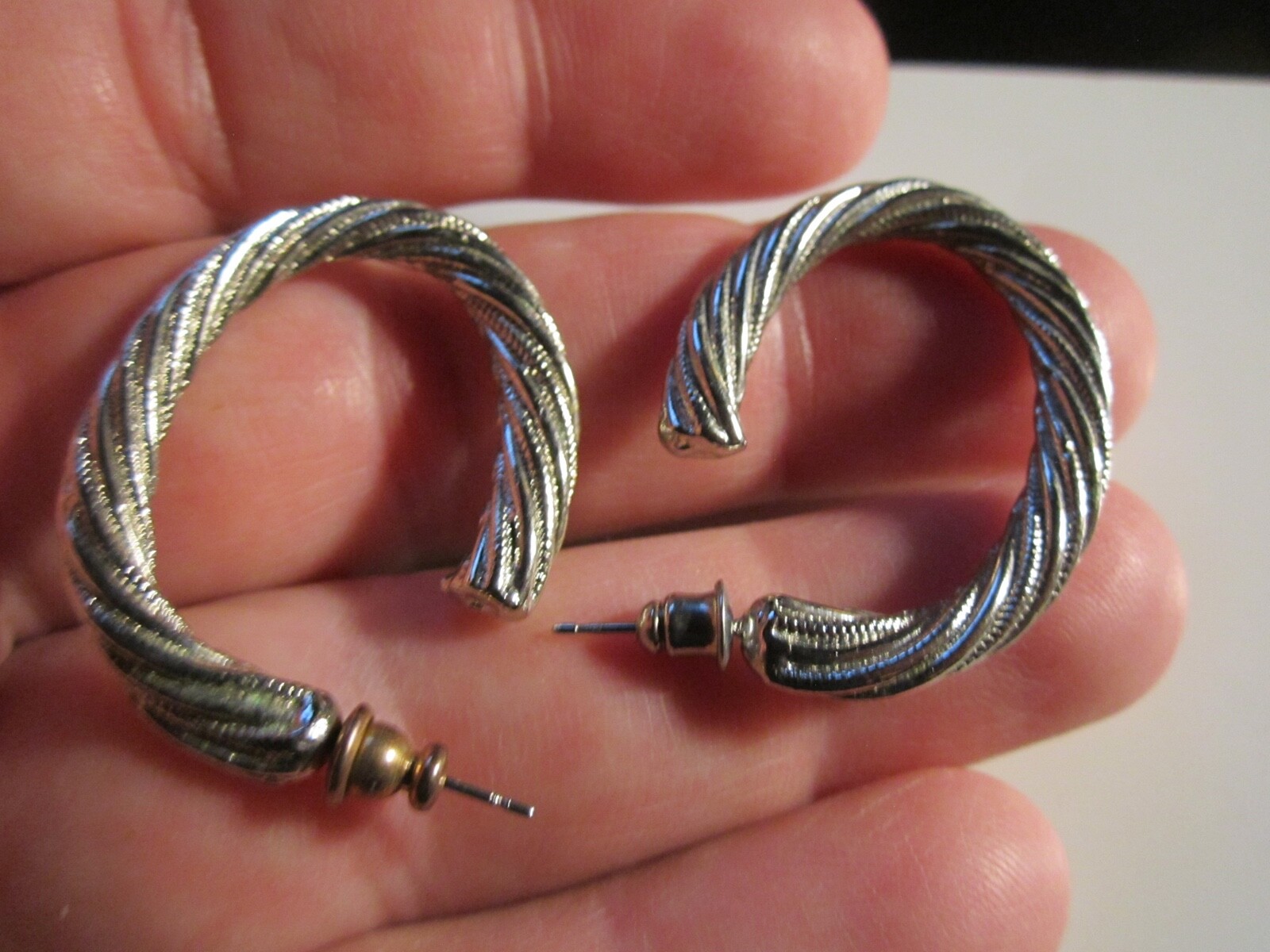 HEAVY SILVER PLATED ROPE DESIGN EARRINGS 17 GRAMS – BBA-11