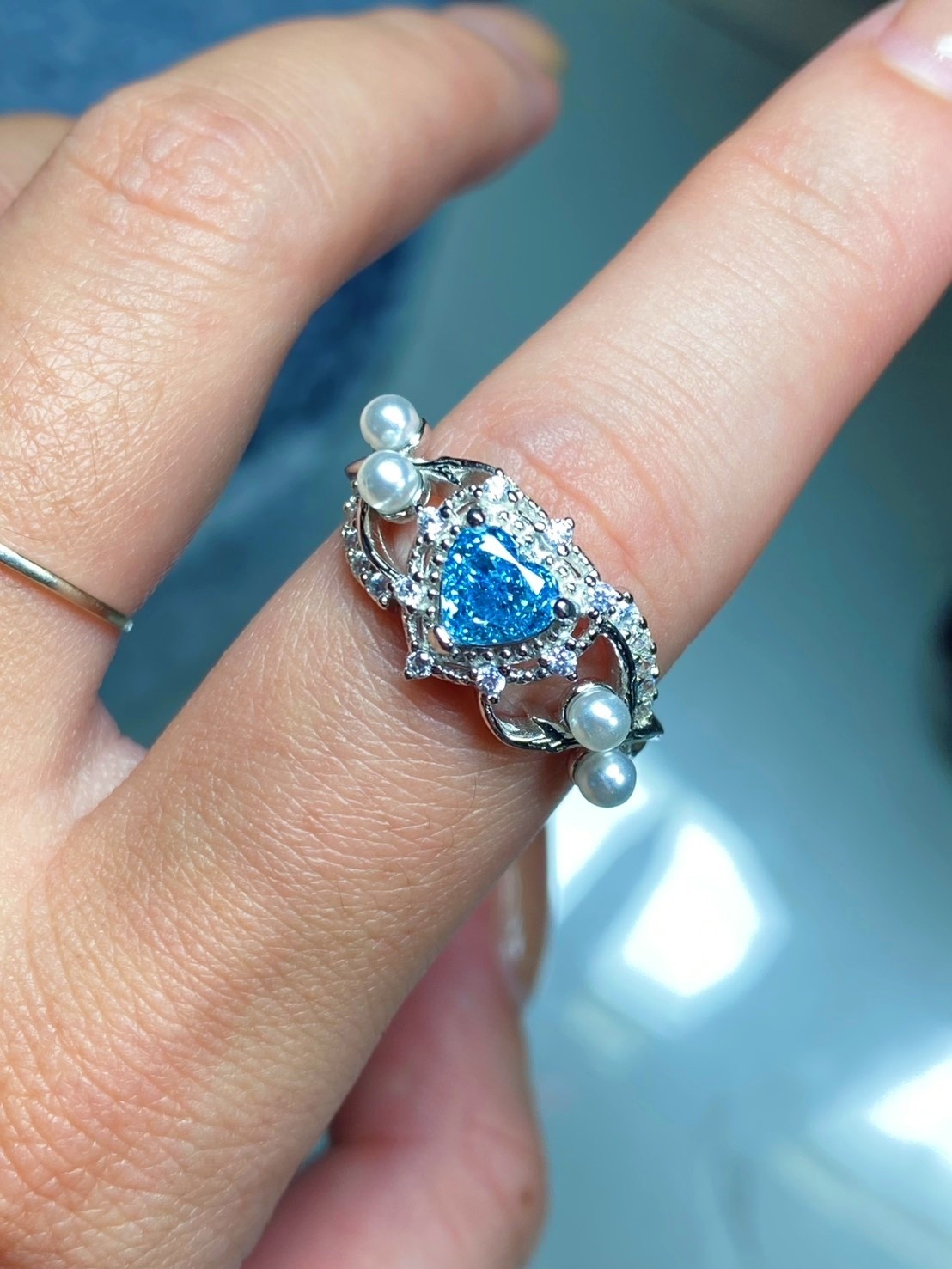 [jerseychou] Lab-Grown Diamond , 0.68ct , Fancy Vivid Blue , VS1 , IGI