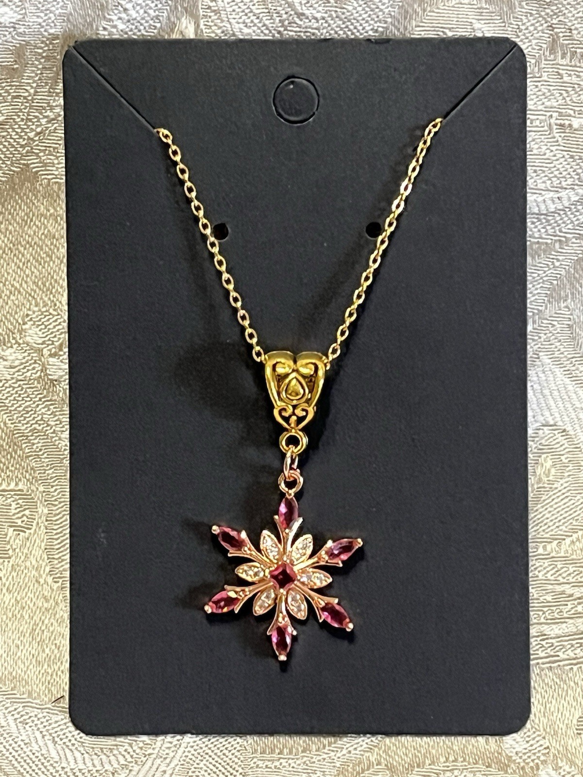 Red Crystal Gem Gold Snowflake Pendant Necklace Fashion Holiday Jewelry