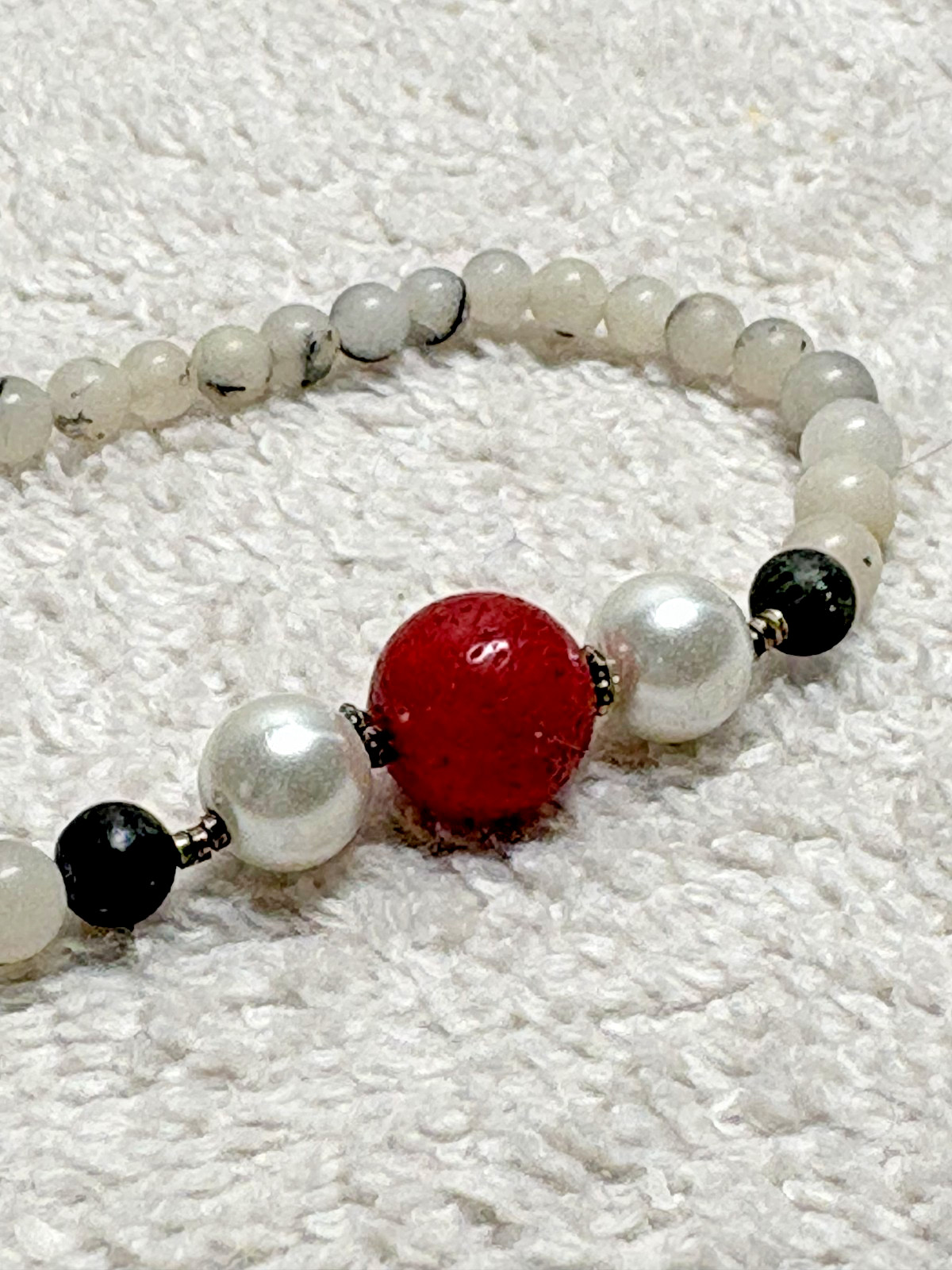 Red Agate Quartz & Howlite Stretch Bracelet; Black, Red & White