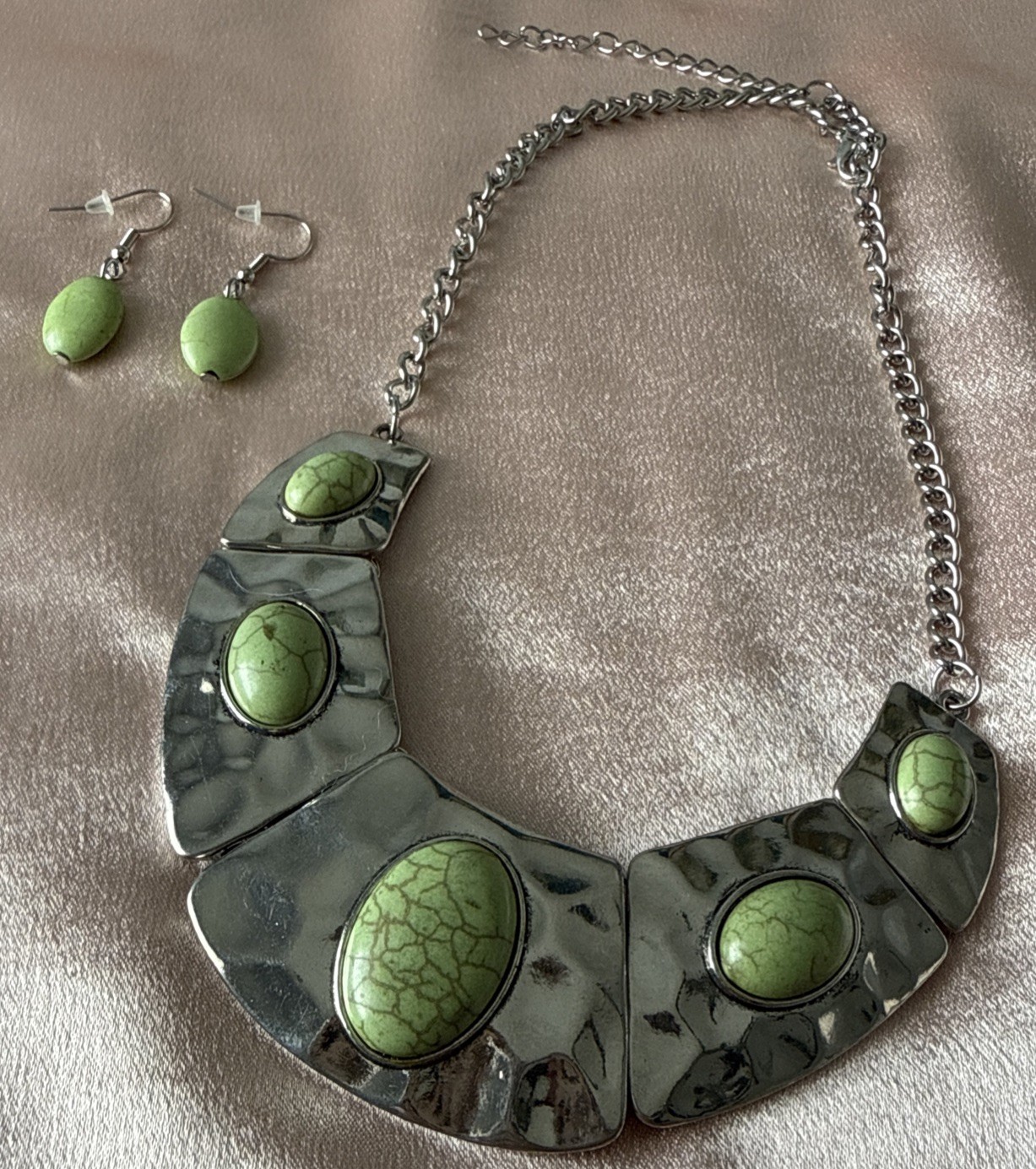 MYSTIC JADE Green Stone Statement Necklace Set with Hammered Silver Tone Metal