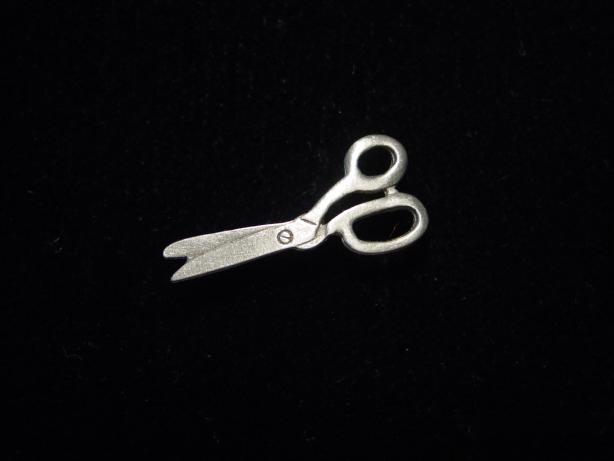 “JJ” Jonette Jewelry Silver Pewter School ~ Sewing ‘Scissors’ Tack Pin
