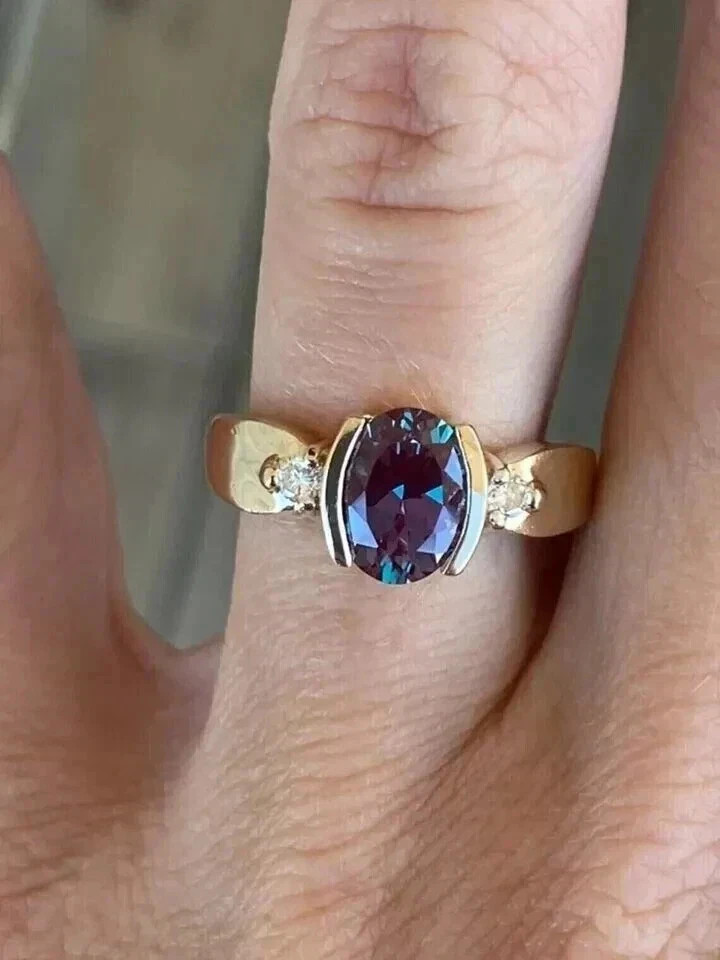 2.85 Ct Oval Cut Alexandrite Women’s Wedding Ring 14K Solid Yellow Gold