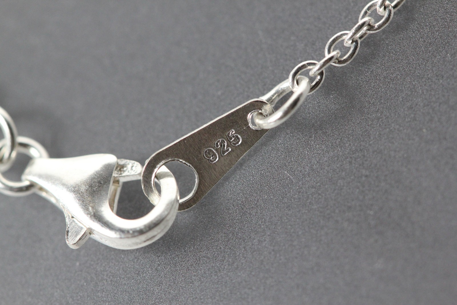 Sterling Silver 925 Round Disk Pendant 18″ Chain Necklace 7.3 Grams (NEC5943)