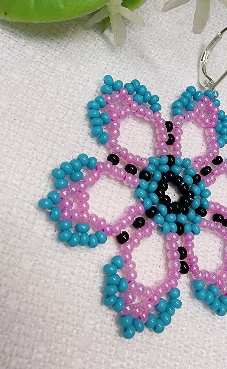 Elegant Beaded Earrings, Handmade Flower Desing Jewelry. Pink Color