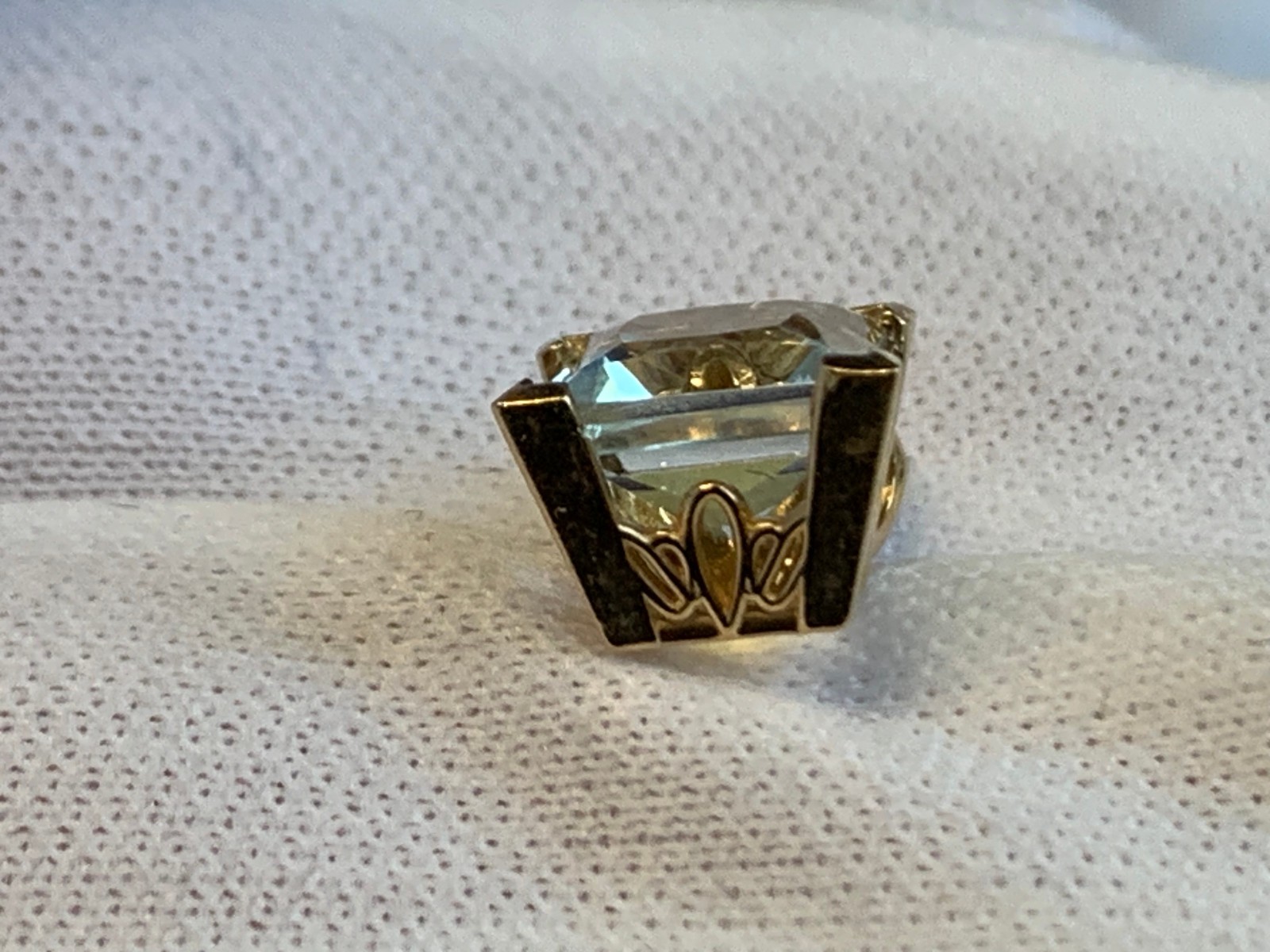 14K Yellow Gold Pendant 1.48g Fine Jewelry Aquamarine Color Charm *READ*