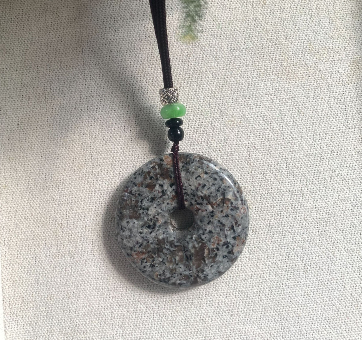 【GLOWING Donut Necklace】Yooperlite UV Pendant丨Edgy & Magical Jewelry Gift