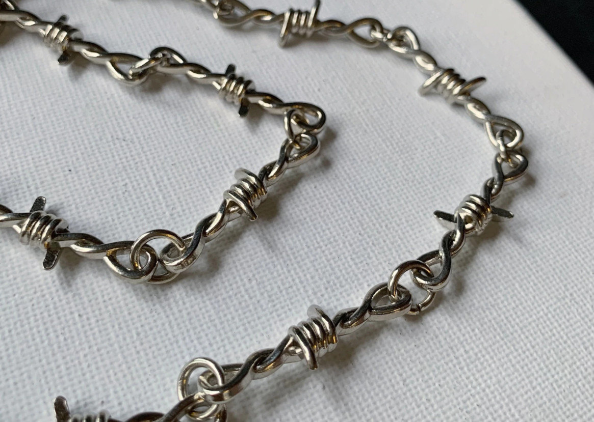 Punk Rock Emo Goth Silver Barbed Wire Chain Necklace & Padlock Pendant – 18 1/2″