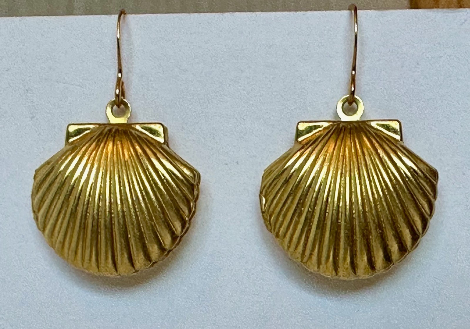 SEA SHELL LOCKET GOLD TONE METAL CHARM 3/4 OF 1″ EARRINGS