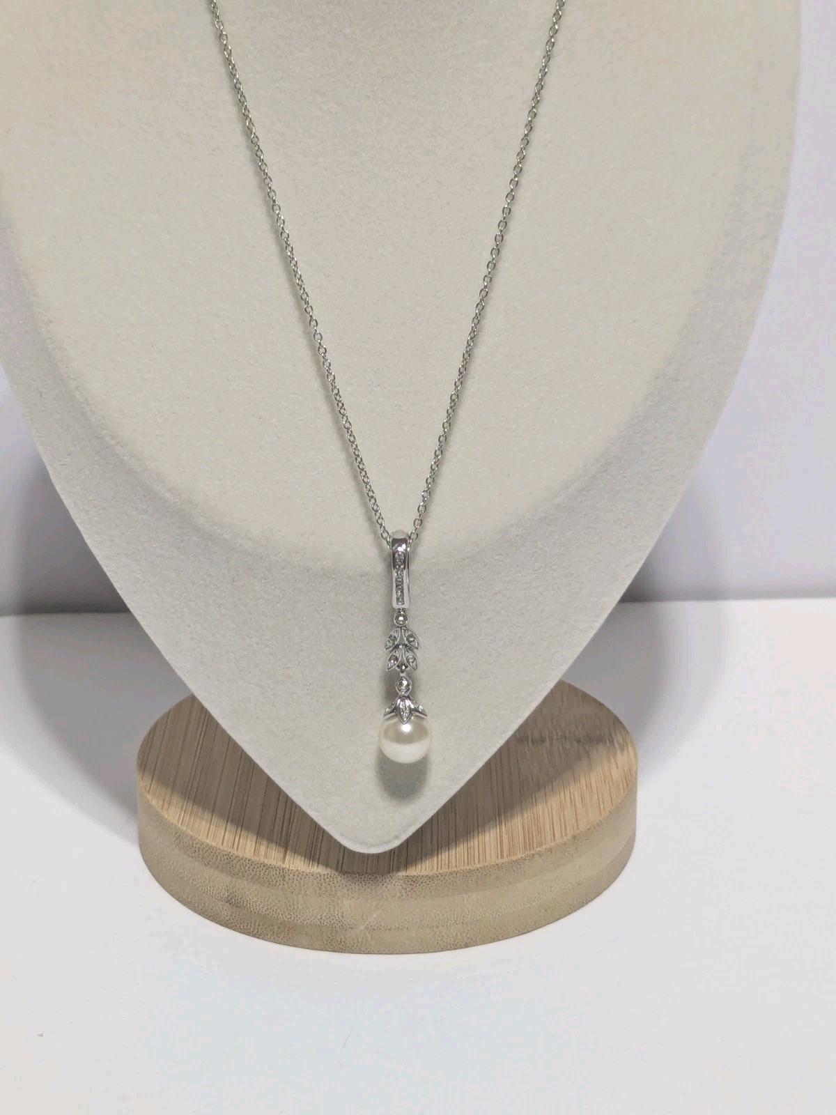 Silver Tone Necklace With Removable Faux Pearl & Rhinestone Leaf Pendant 14″