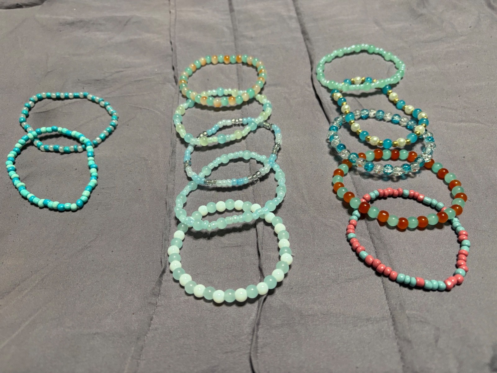 bracelets for women and men. comes in all shapes, sizes and types.