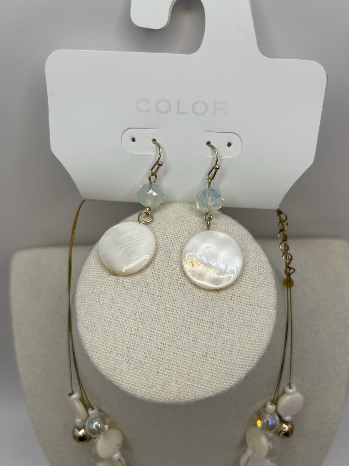 COLOR White Shell Beaded Necklace Earrings Set Multi Strand Gold Tone NWT 26”