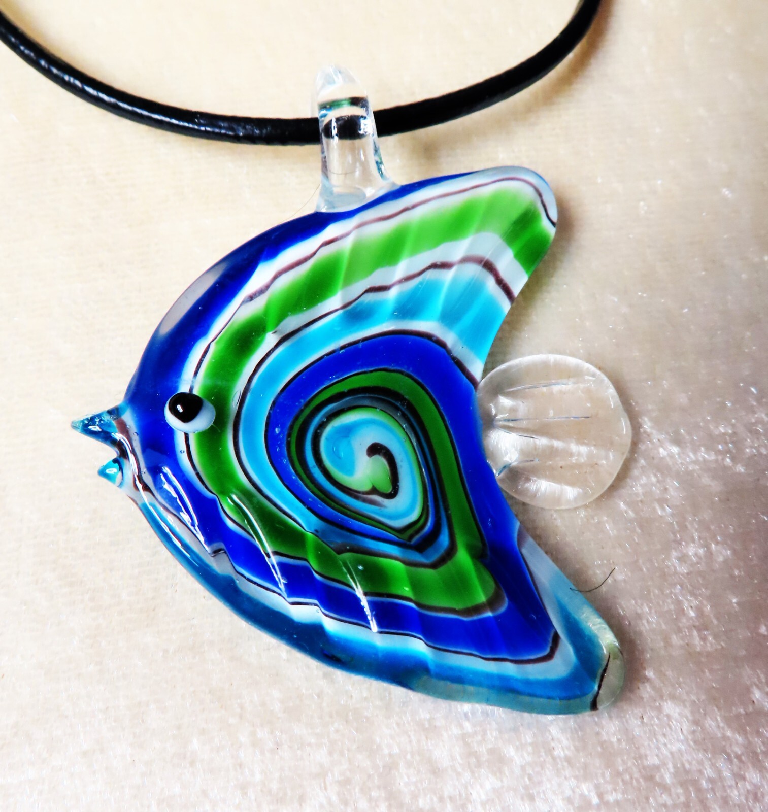 Lampwork Fish Necklaces – Mixed Colors, 43~46mmx49~55mm, hole: 6~7mm