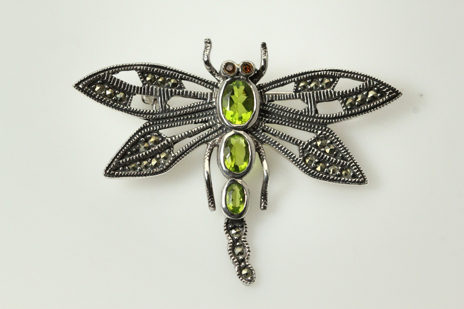 Beautiful 925 Silver Dragonfly with Green & Red Stones Brooch 10.1g (PEN7606)