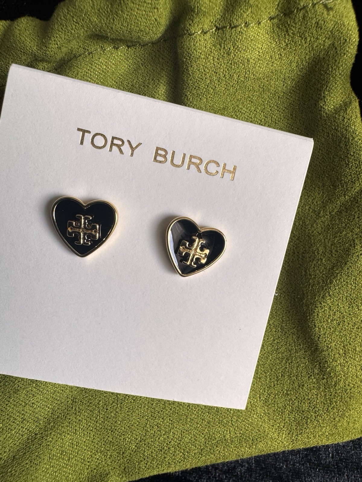 Tory Burch Kira Heart Stud Earrings Tory Gold/Pearl NWOT excellent GIFT w/pouch