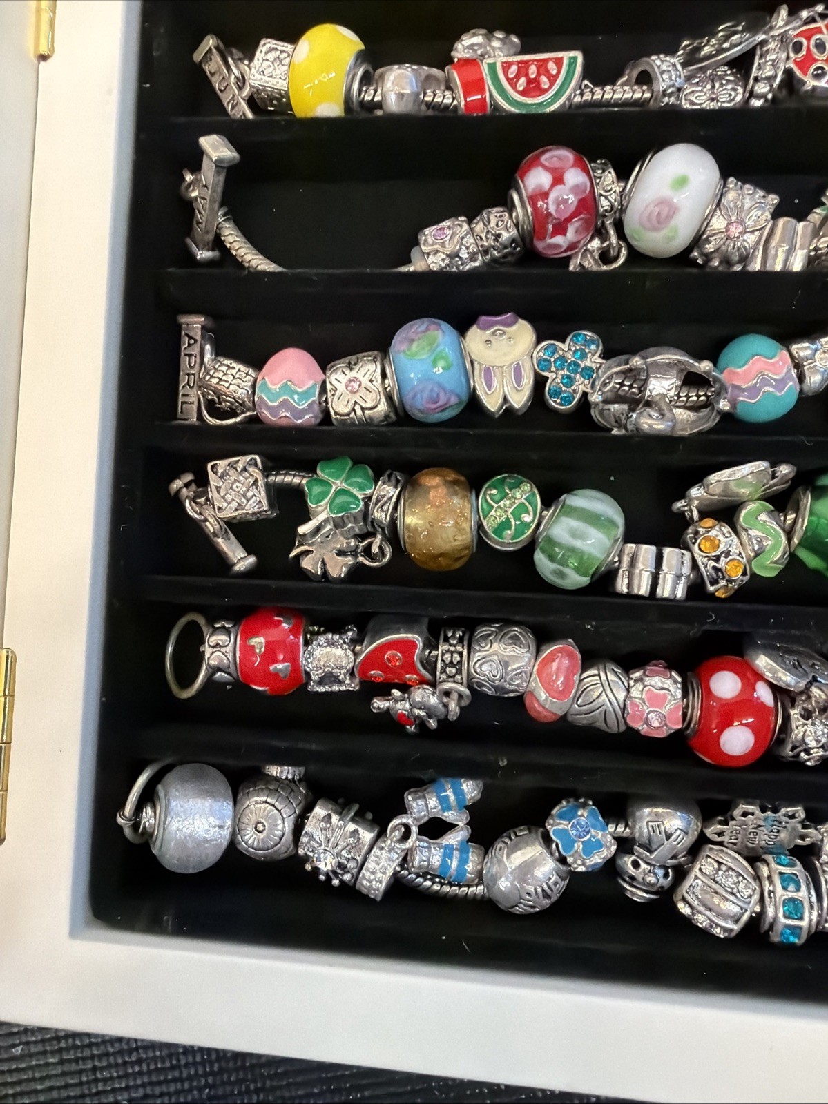 Willabee and Ward 12-Month Holiday Charm Bracelet w/ Display Case Ms2