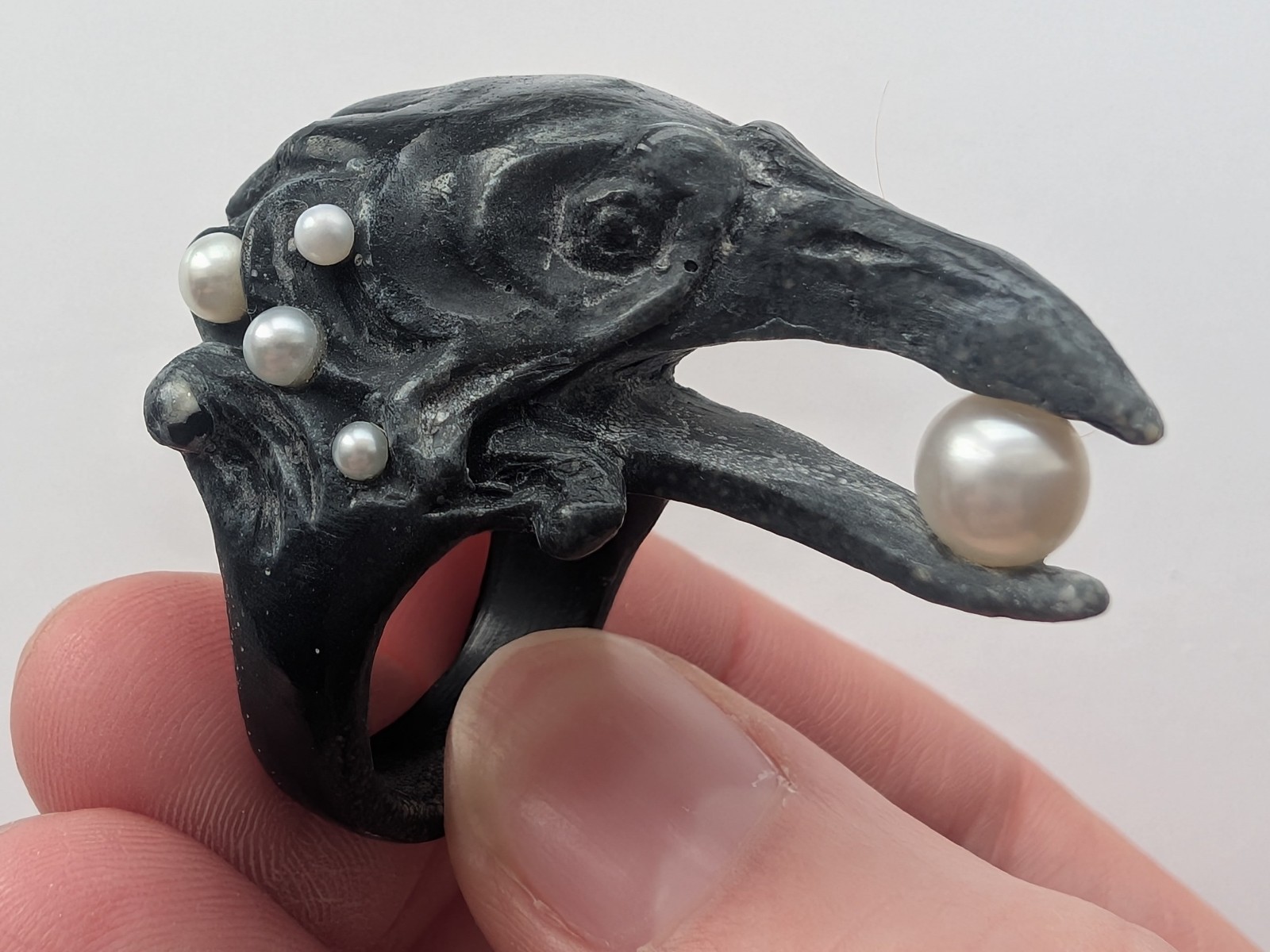 Macabre Gadgets – Raven Ring – Coral – US 6 | UK L ½ | J 11 | 16.5 mm