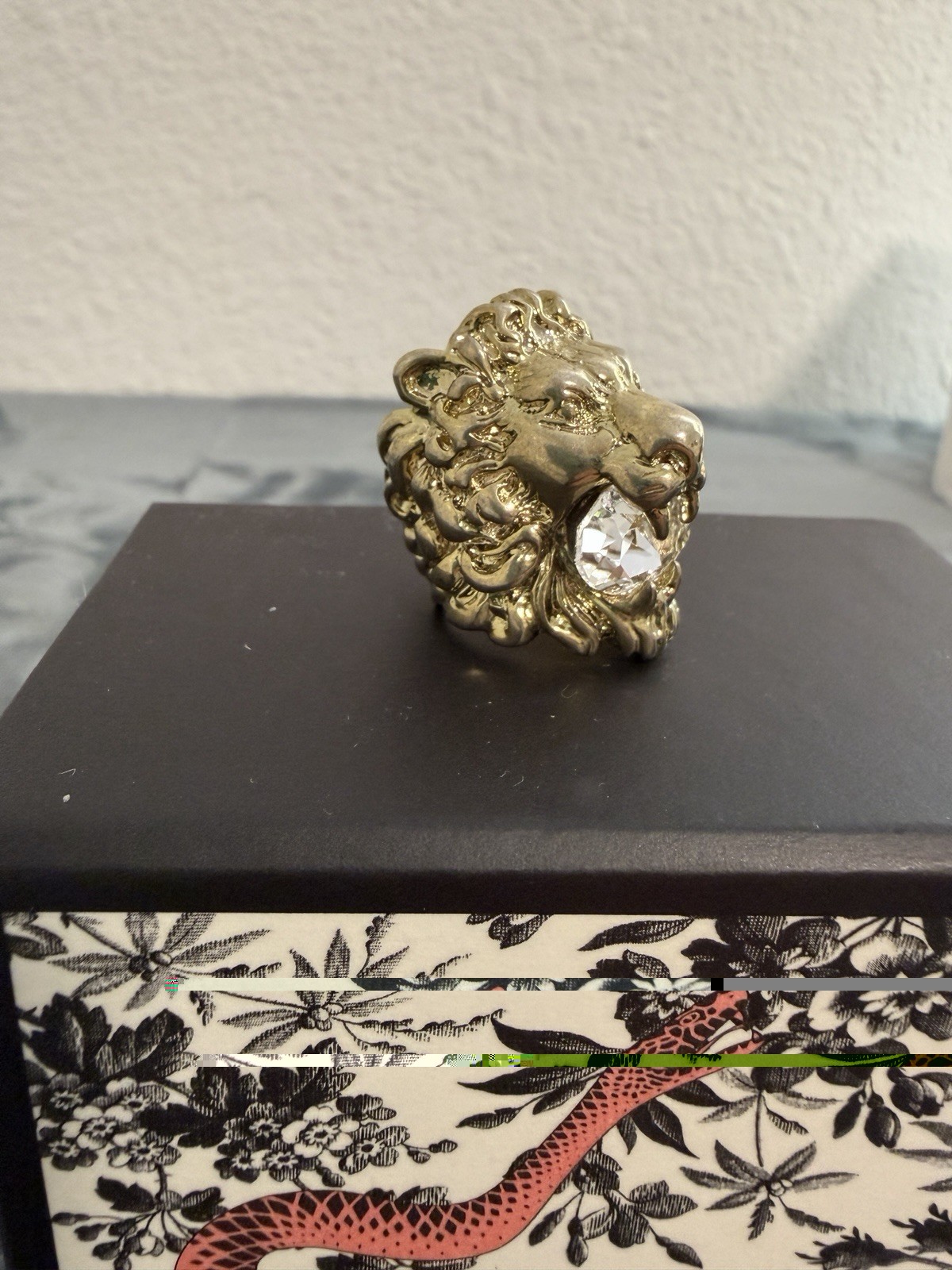 BRAND NEW Gucci Lion Head Gold Clear Crystal Ring Size 10 / X-small / 5.25