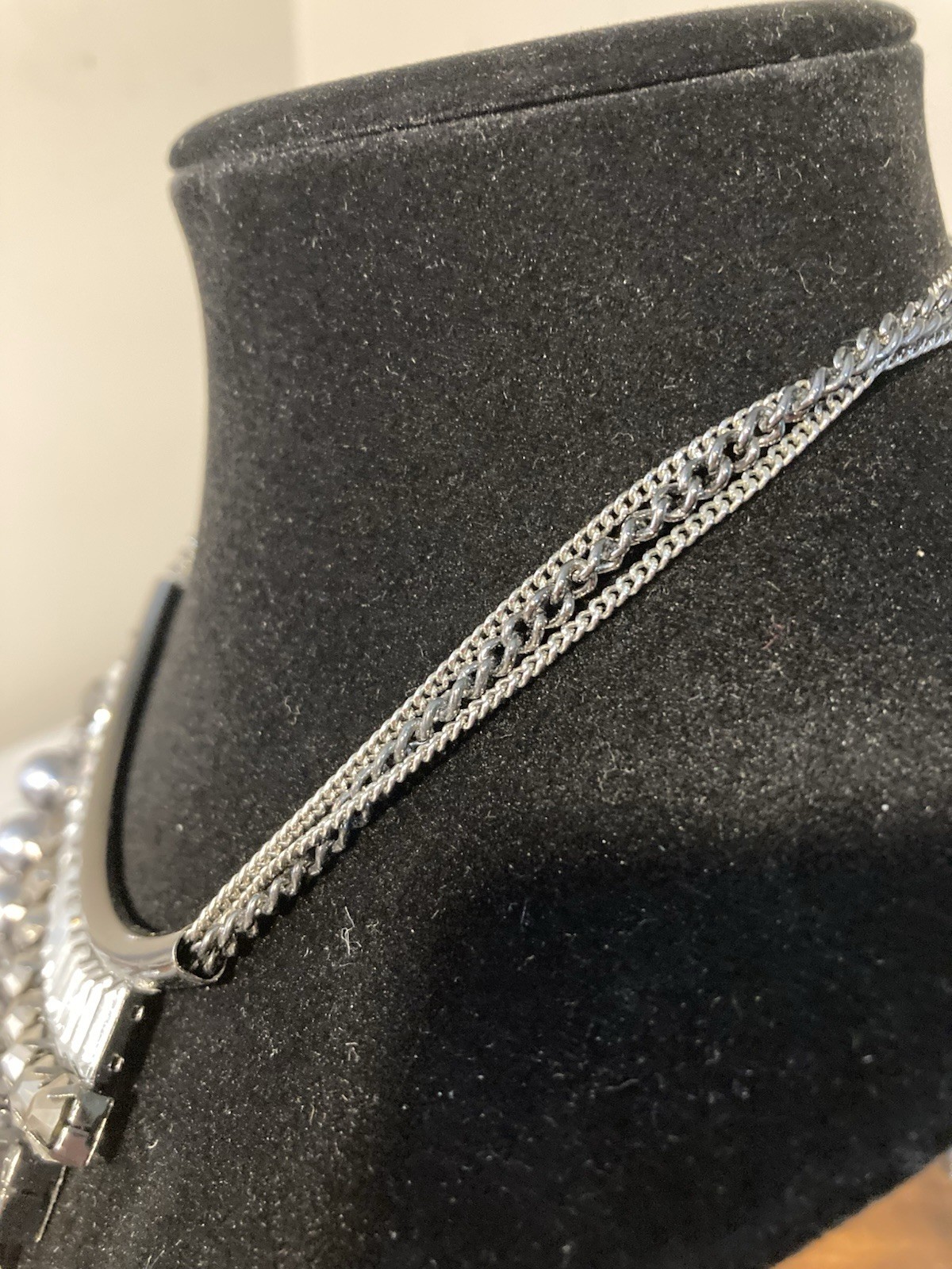 Simply Vera Wang Gray/Silver/Black Statement Necklace Silver Tone 16 – 19 in