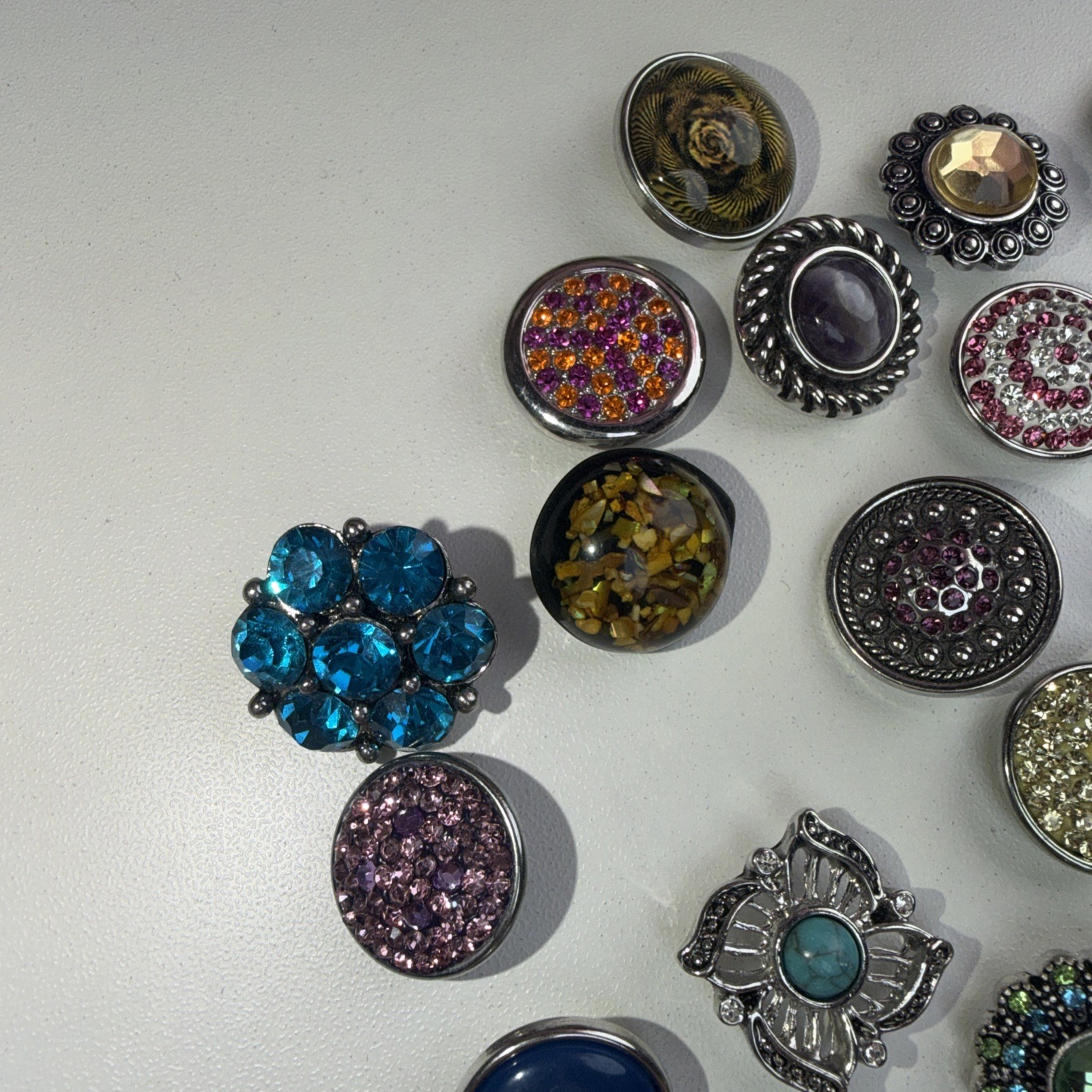 Lot 20 Snap Jewelry 18 20MM Gingersnaps Charm Ginger Snap Button
