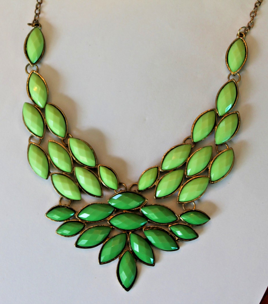 Light & Dark Green Gold Tone Chain Statement Bib Necklace Bib Acrylic Navettes