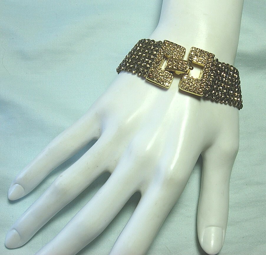SWAROVSKI Crystal Gold Plate Bracelet 31.3 grams 7 1/4″ wearable