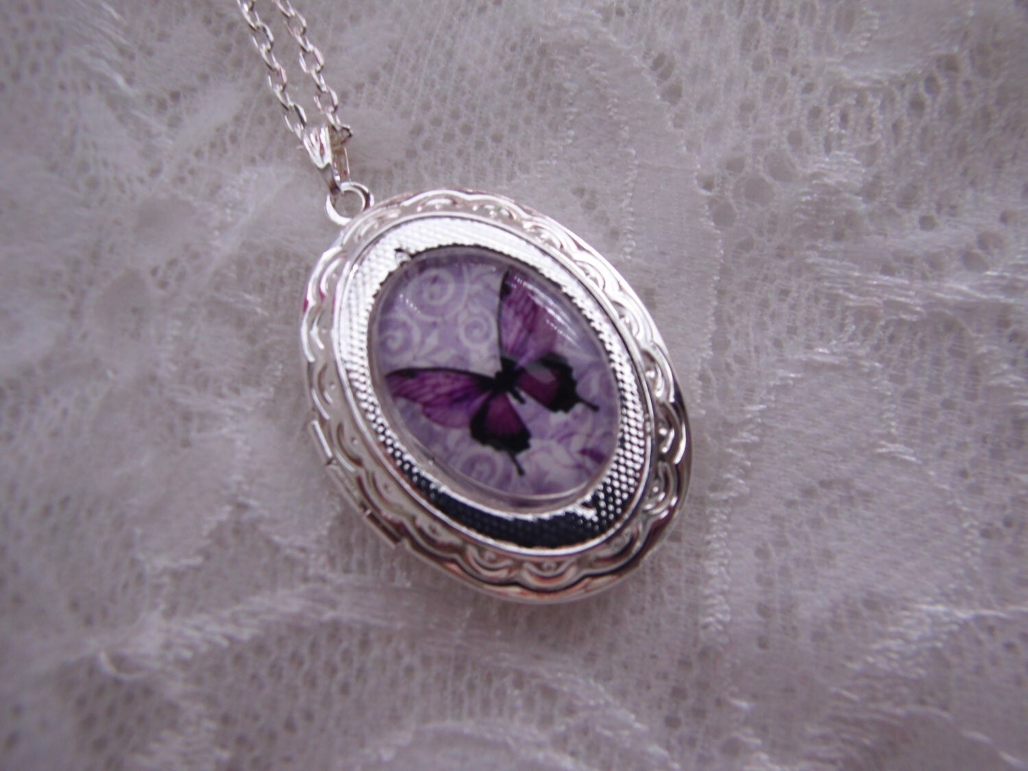Mom Wife Sister Daughter Necklace Locket Purple Butterfly Valentine’s day gift
