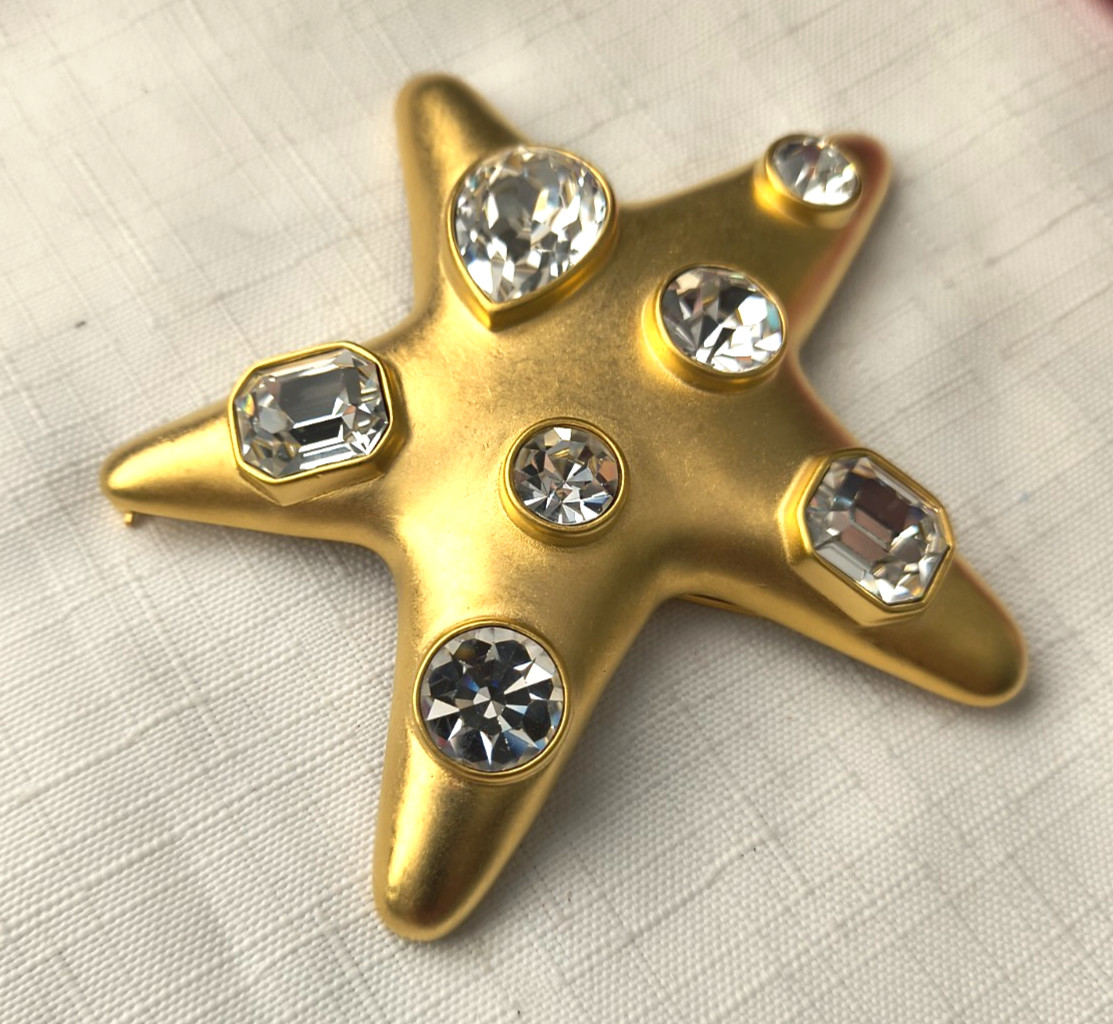 Signed JKL KENNETH JAY LANE Large Gold Tone with Crystals Starfish Pin 3 3/4″