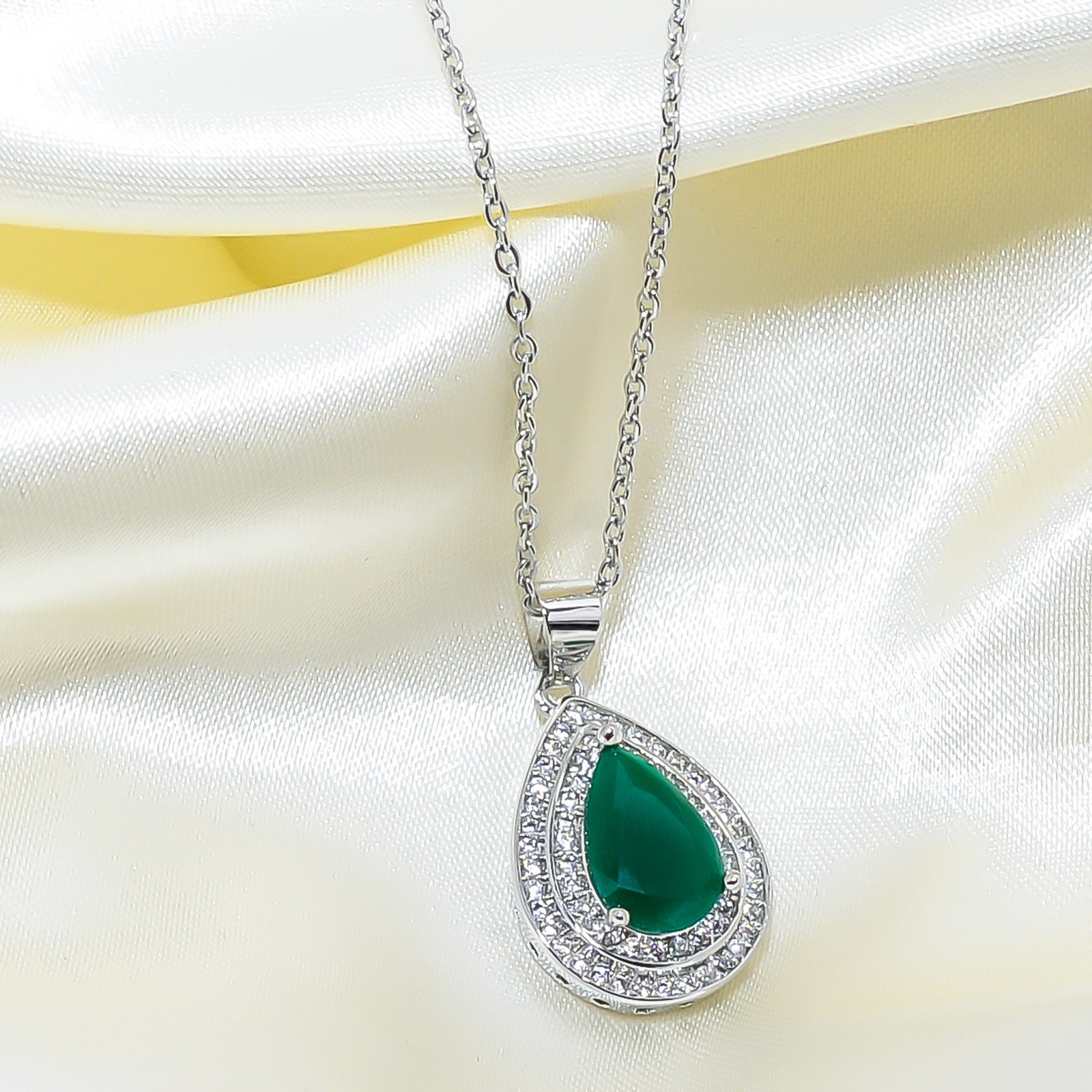 Emerald Simulated & Cz 925 Sterling Silver Solitaire Pendant Chain 18-20″ CP1587
