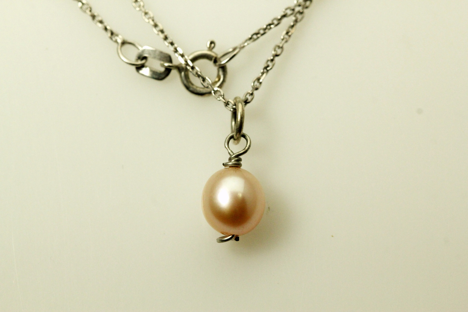 Nice 6.6 mm Pink Faux Pearl 18″ 925 Sterling Silver Chain 1.8 Grams (NEC4481)