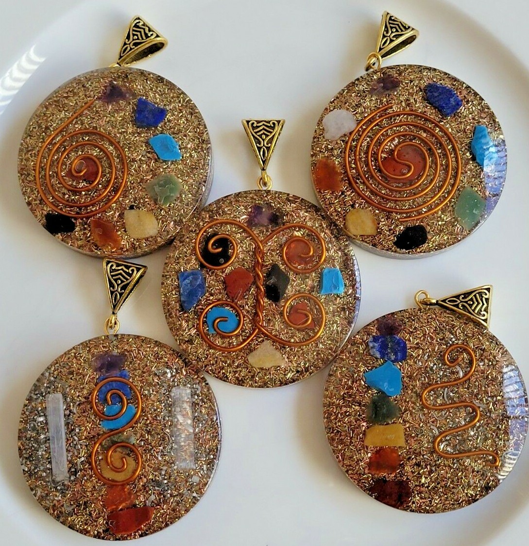 Orgone Chakra Healing 1.5″ Round Pendant 7 Chakra Stones Necklace Pendant