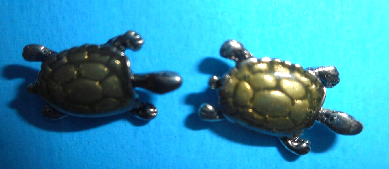 Vtg Detailed Metal Turtle Stud Earrings Smooth Acrylic Shell Tiny Childs 1/2″