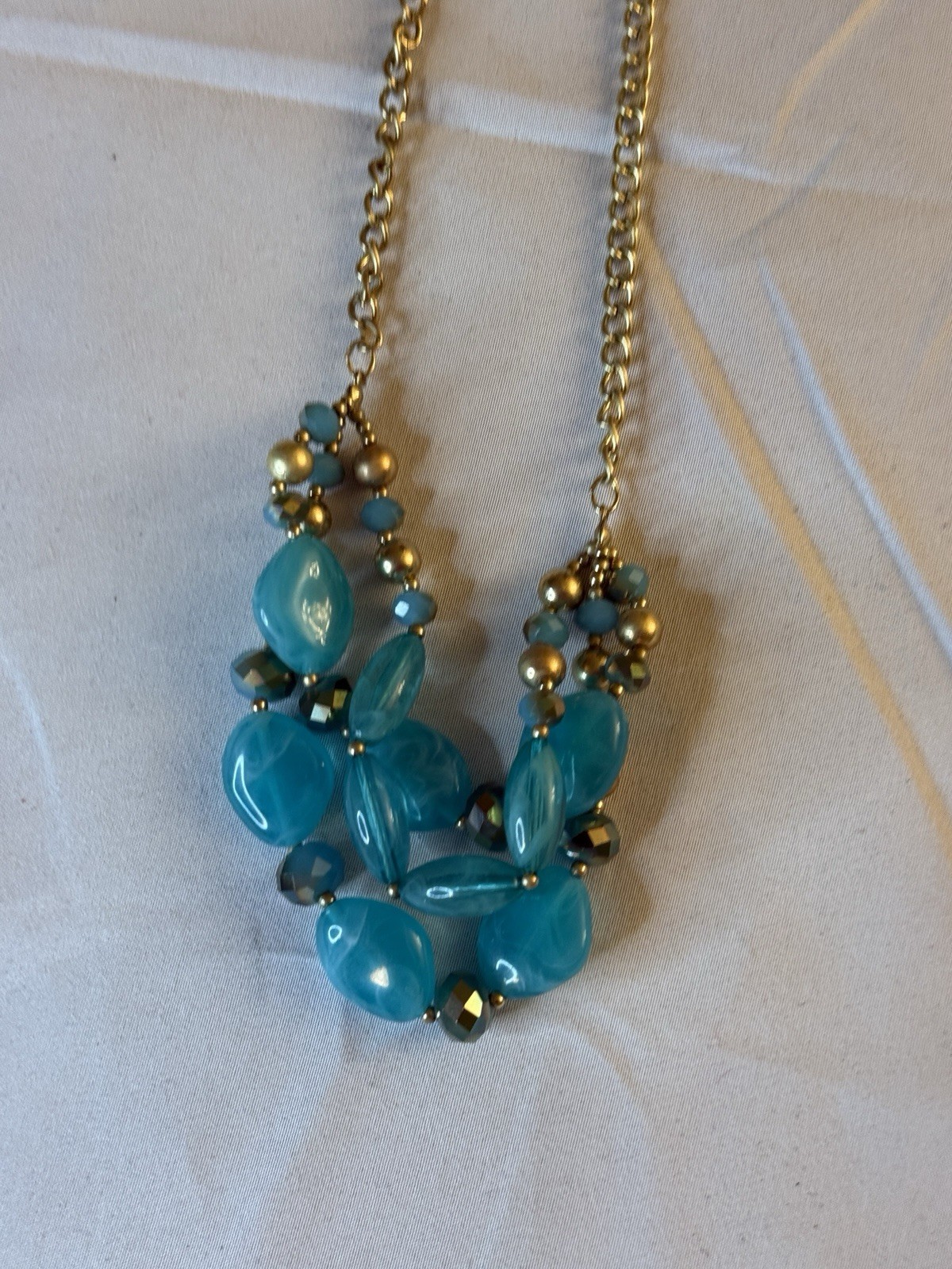 NWT Charming Charlie Hypoallergenic Turquoise Beaded Necklace with Earrings