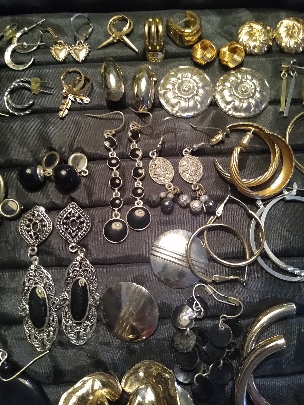 37 Pr. Earring Lot Black Gold Silver Boho Pierced Dangle Hoop Some New (126)