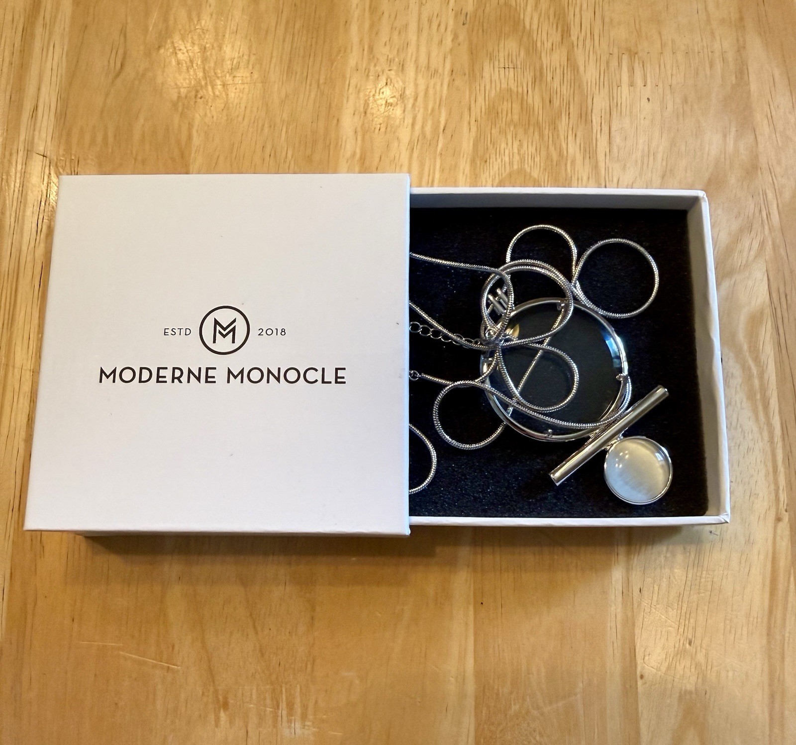 Moderne Monocle Luna Magnifier Pendant Necklace 30″+2″