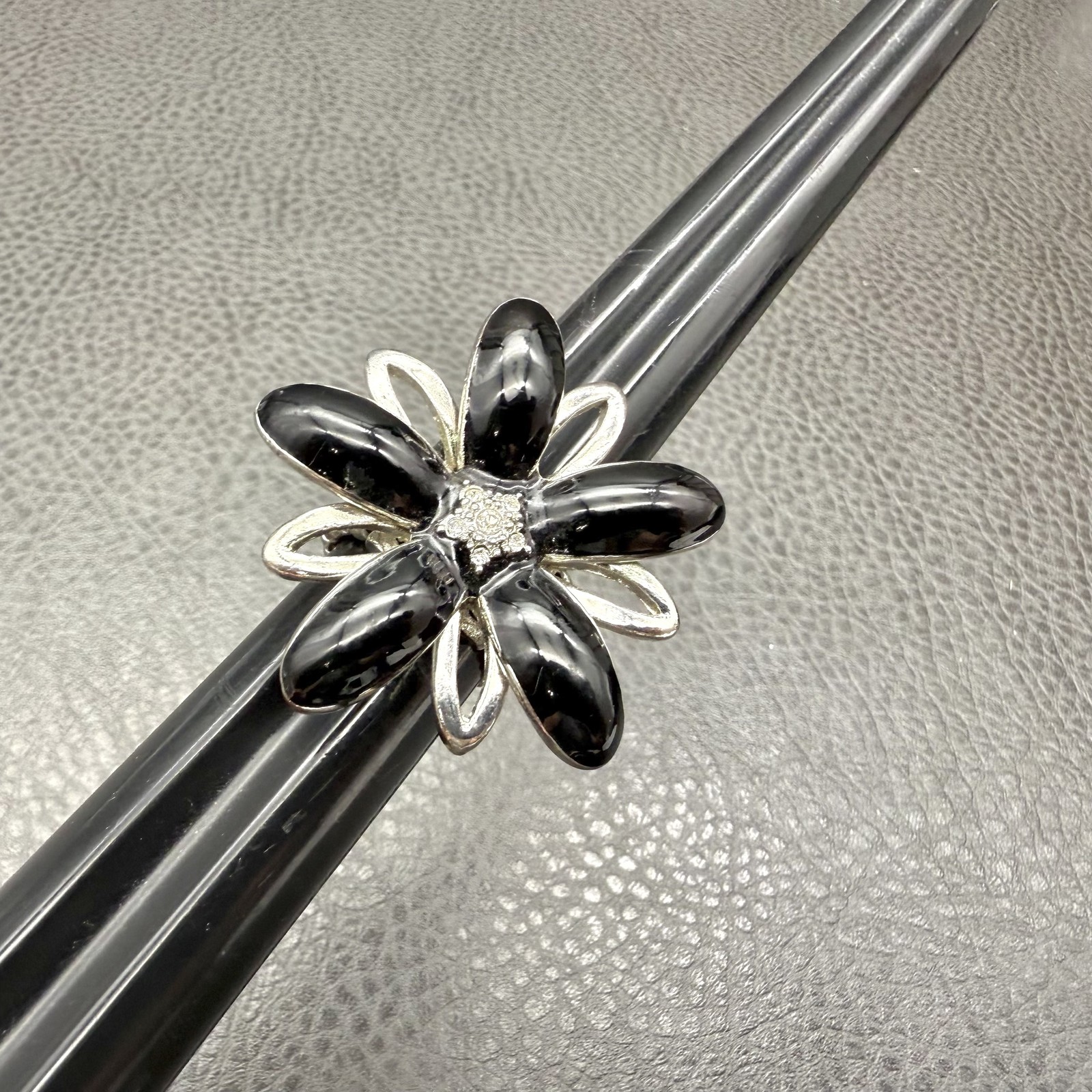 Bold Statement Flower Ring Silver Black Stretch Band Cocktail Fashion Jewelry