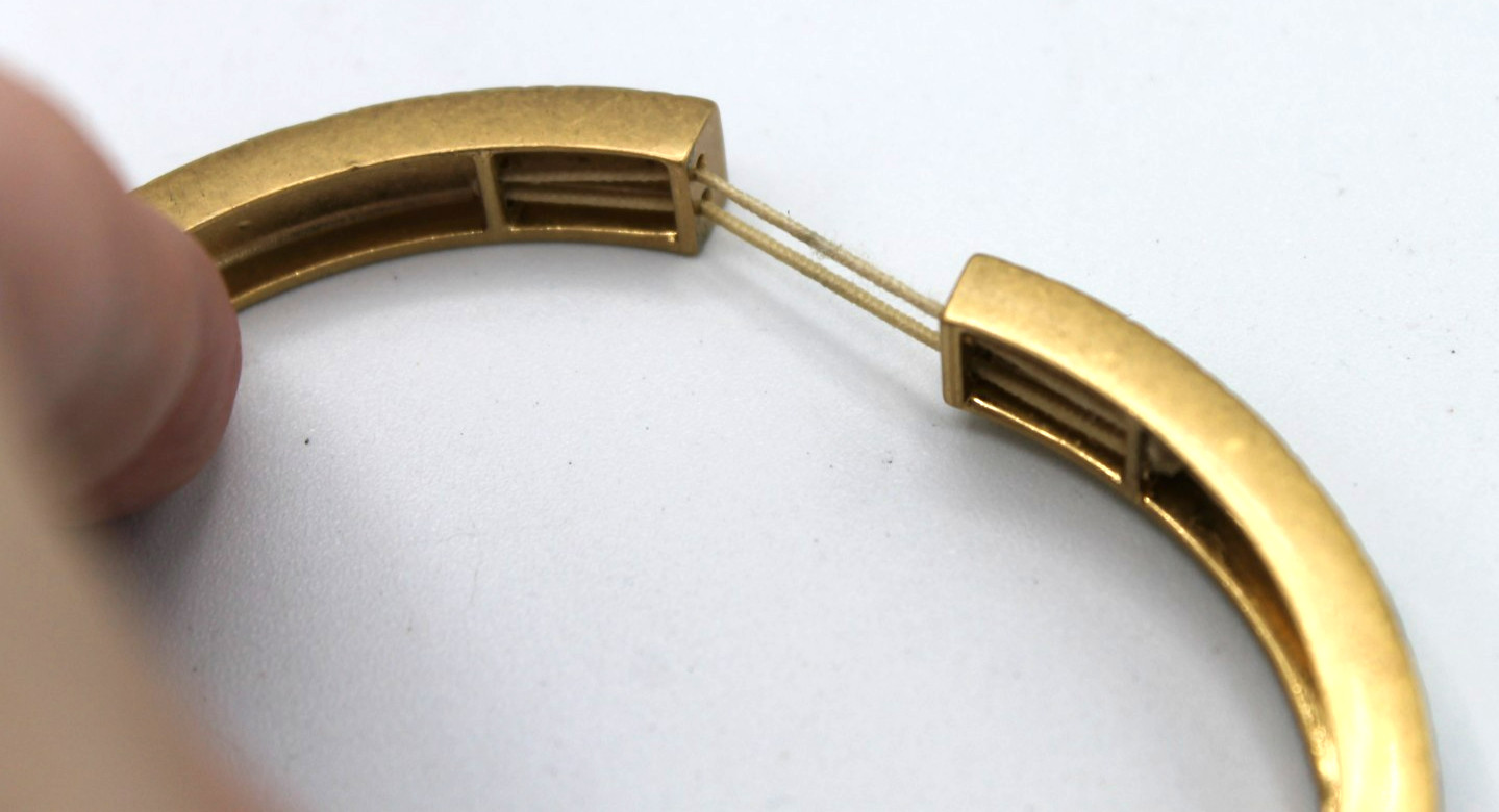 LIA SOPHIA Gold Tone Stretch Bracelet with Navy Triangle Shaped Enamel