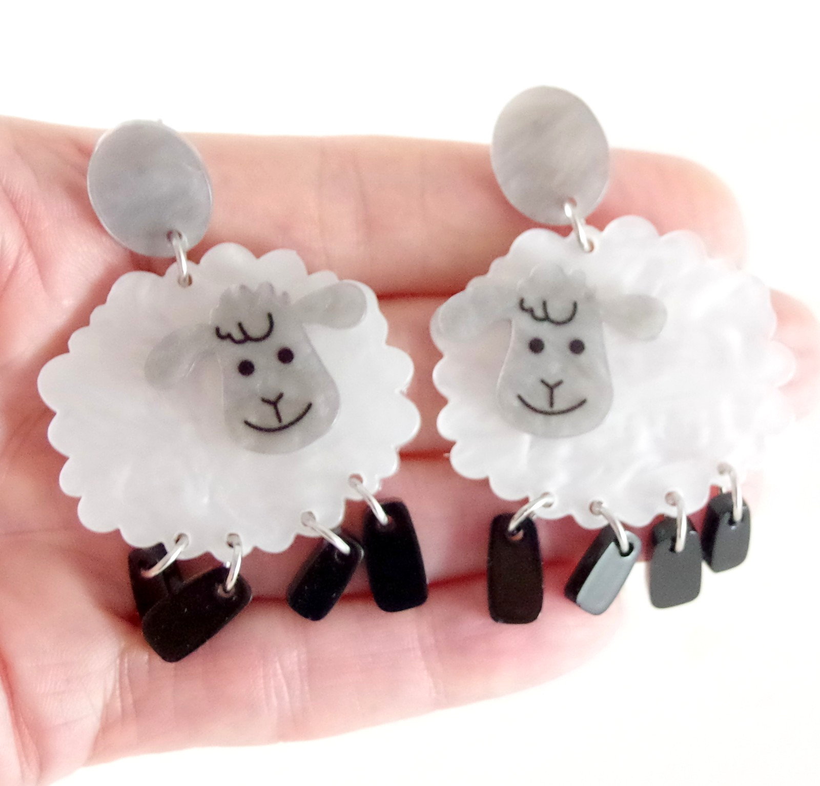 Cute! 2.25″ PEARLIZED LAYERED ACRYLIC SHEEP w/ DANGLE LEGS DROP DANGLE EARRINGS