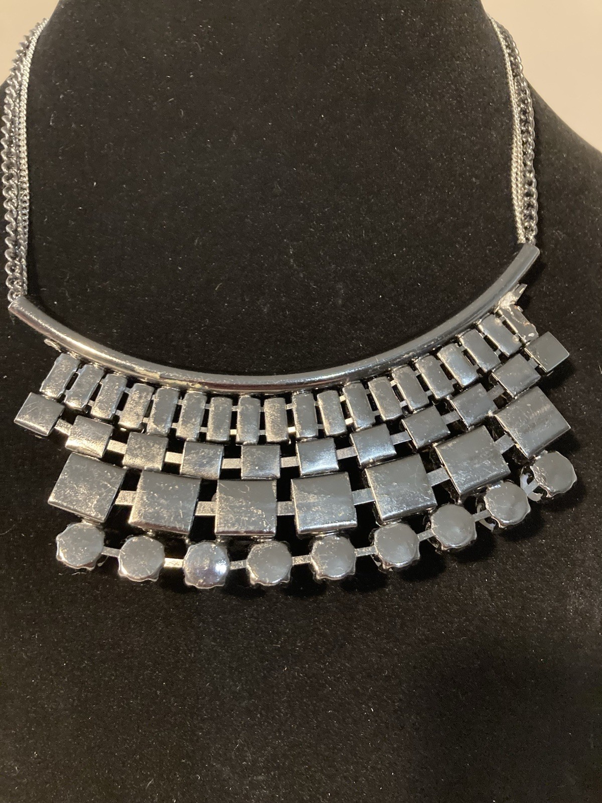 Simply Vera Wang Gray/Silver/Black Statement Necklace Silver Tone 16 – 19 in