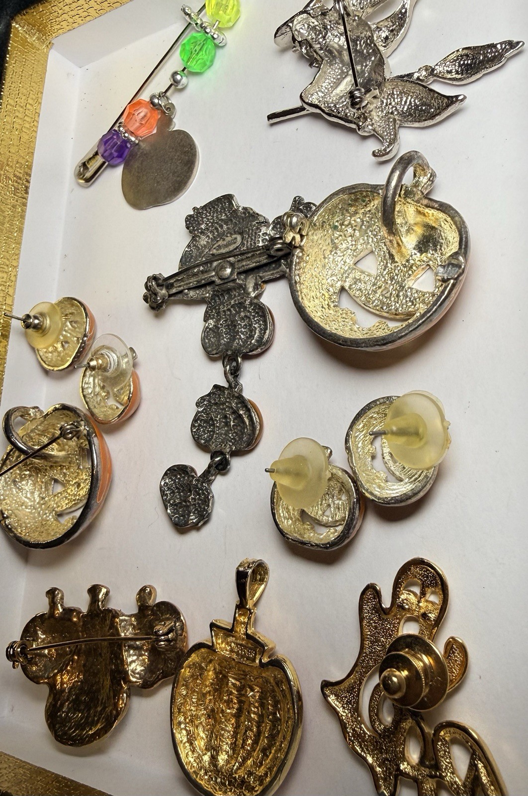 Lot of Halloween Enamel & Rhinestone Dangle Brooch Pins Witch Hat Bat Pumpkin