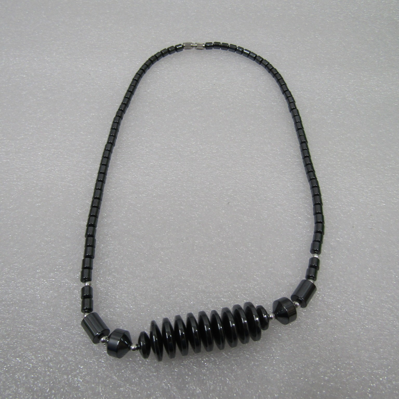 Women’s Jewelry Black Necklace Hematite Beads None Magnetic