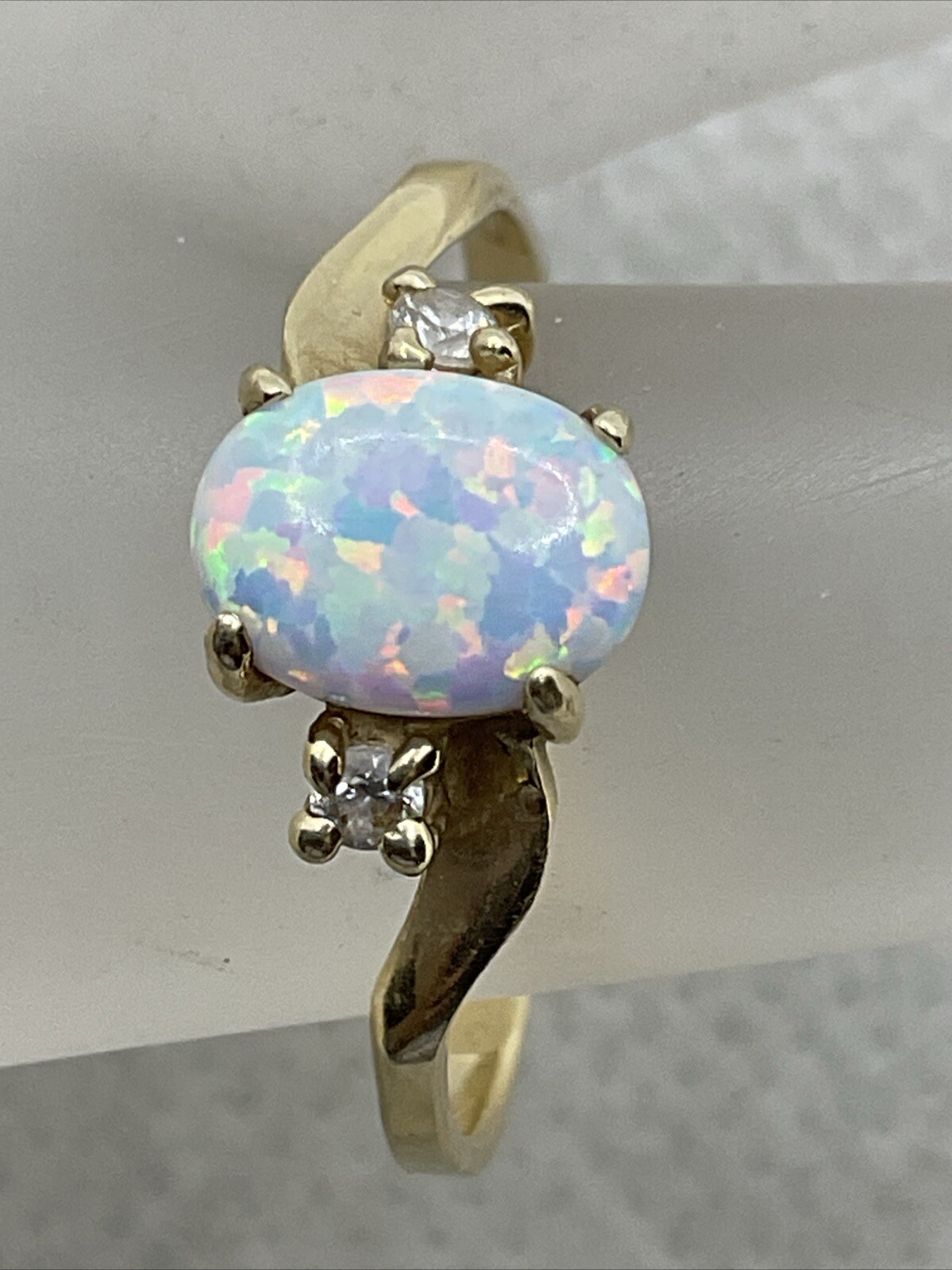 CUTE Solid 14K Yellow Gold 0.54CTW Created Opal & White CZ Ring 1.7gr. Size 7.5