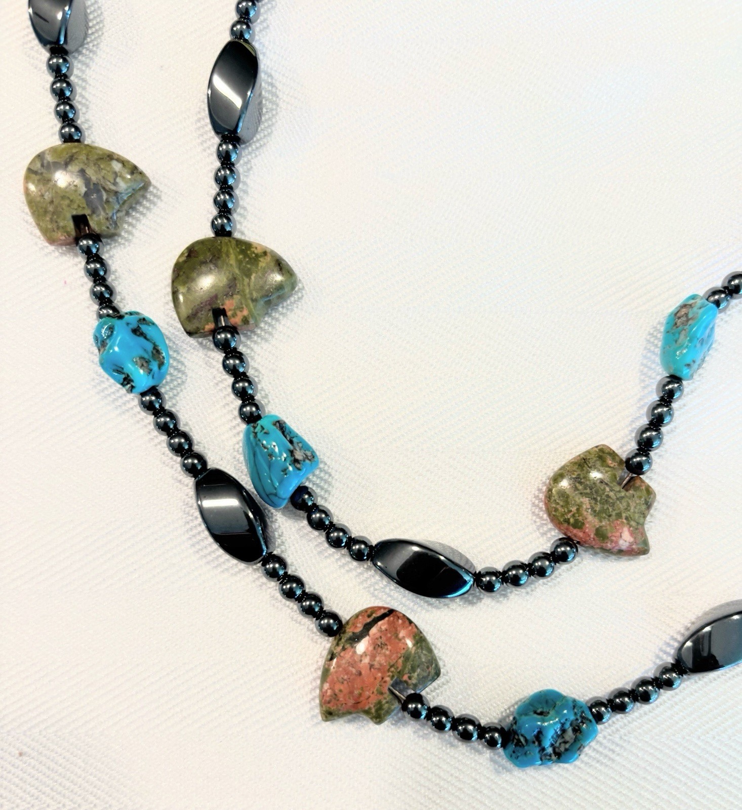 Hematite Beaded Necklace W/ Turquoise Chunks & Unikite Stone-Carved Bears /27”
