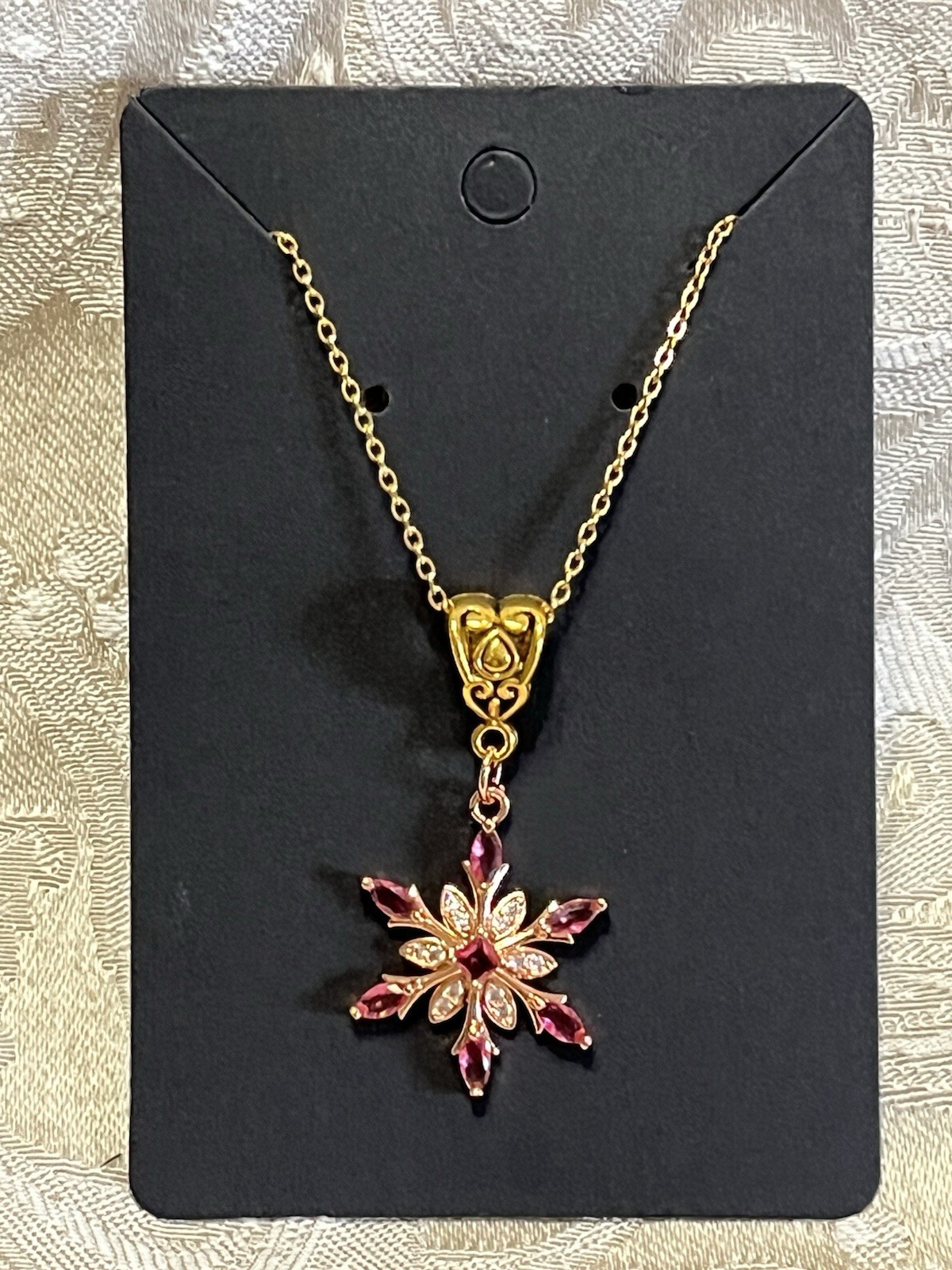 Red Crystal Gem Gold Snowflake Pendant Necklace Fashion Holiday Jewelry