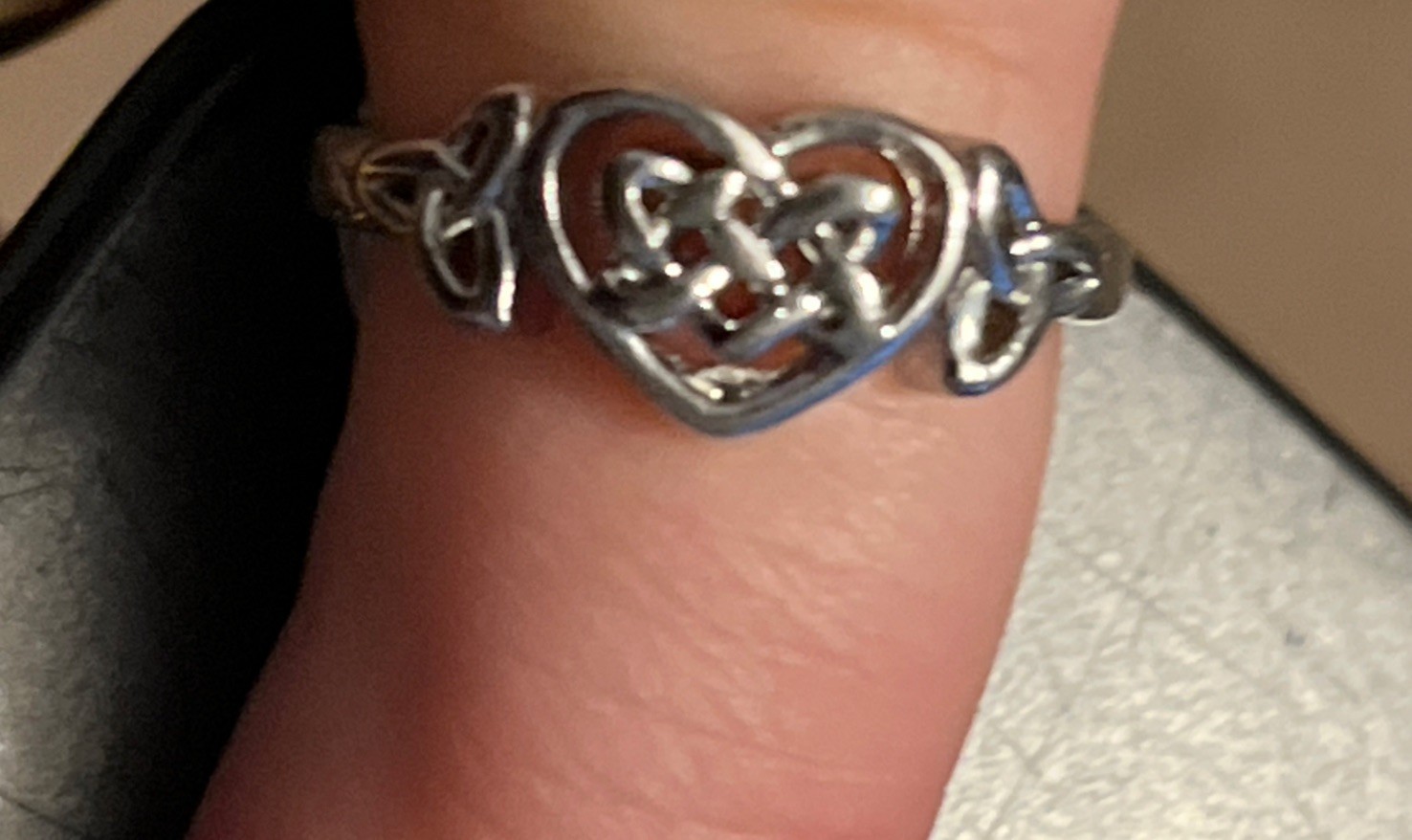 US SELLER Trinity Heart Shaped Celtic Knot Love Silver Plated RING Size 5